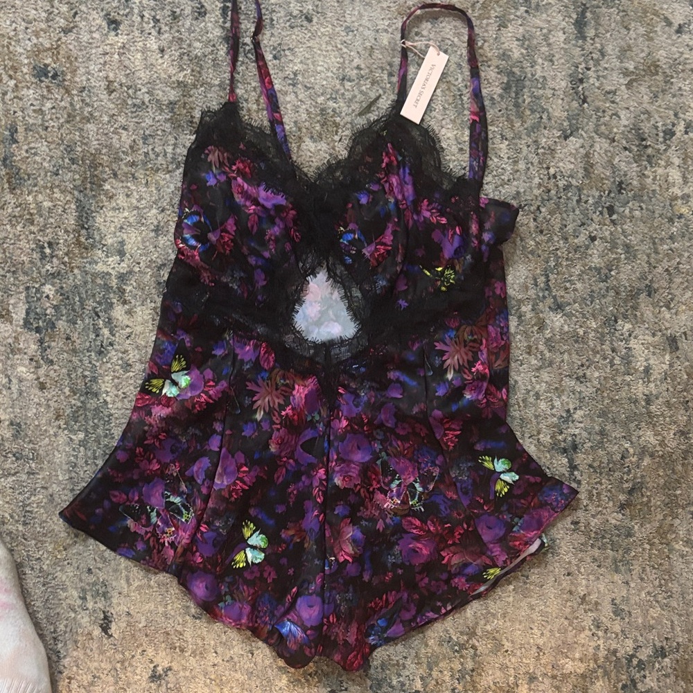 Victoria's Secret sexy lace lingerie romper flutter shorts with keyhole L NWT